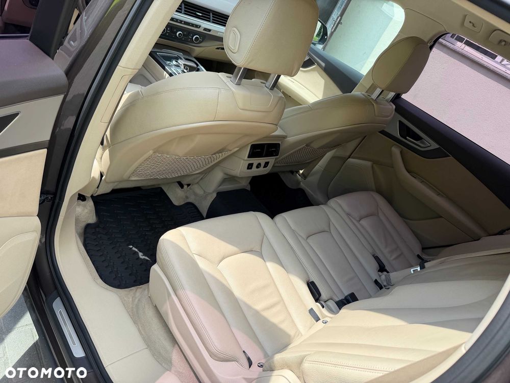 Audi Q7 - 8