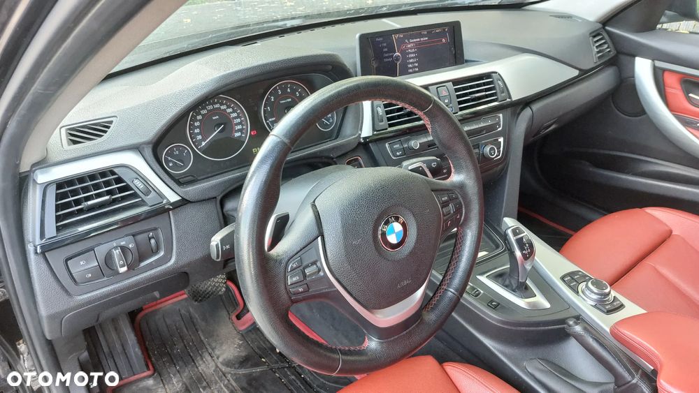 BMW Seria 3 328i Sport Line - 11
