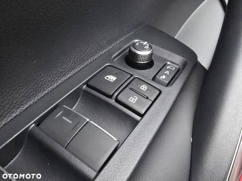 Toyota Corolla 1.8 Hybrid Style - 24