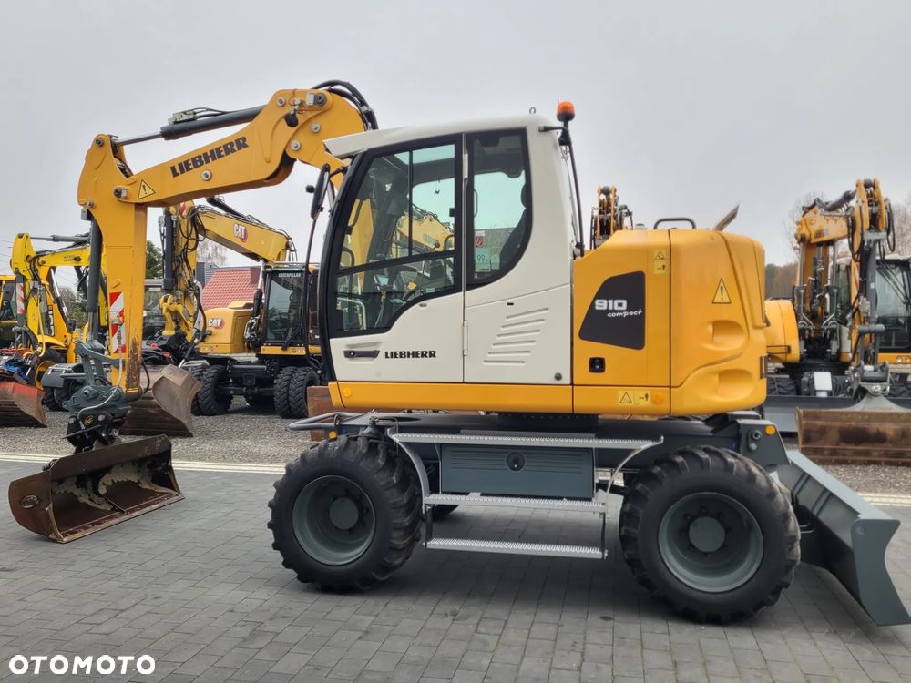 Liebherr A910 compact / 9200h / SUPER STAN / - 7