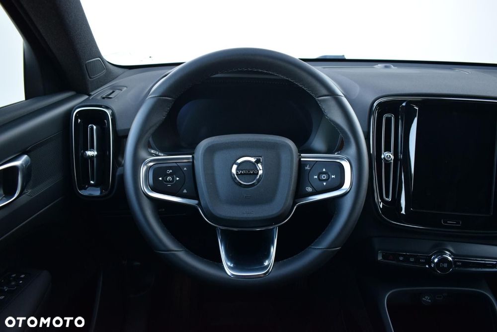 Volvo XC 40 - 18