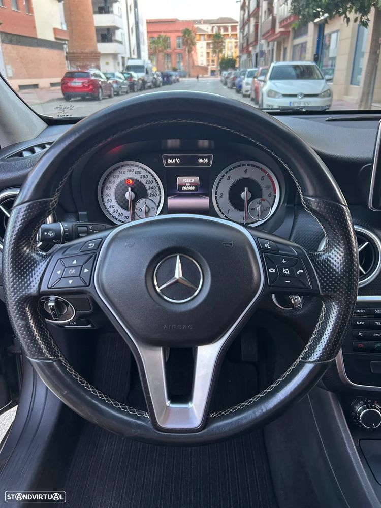 Mercedes-Benz A 180 CDI (BlueEFFICIENCY) - 4