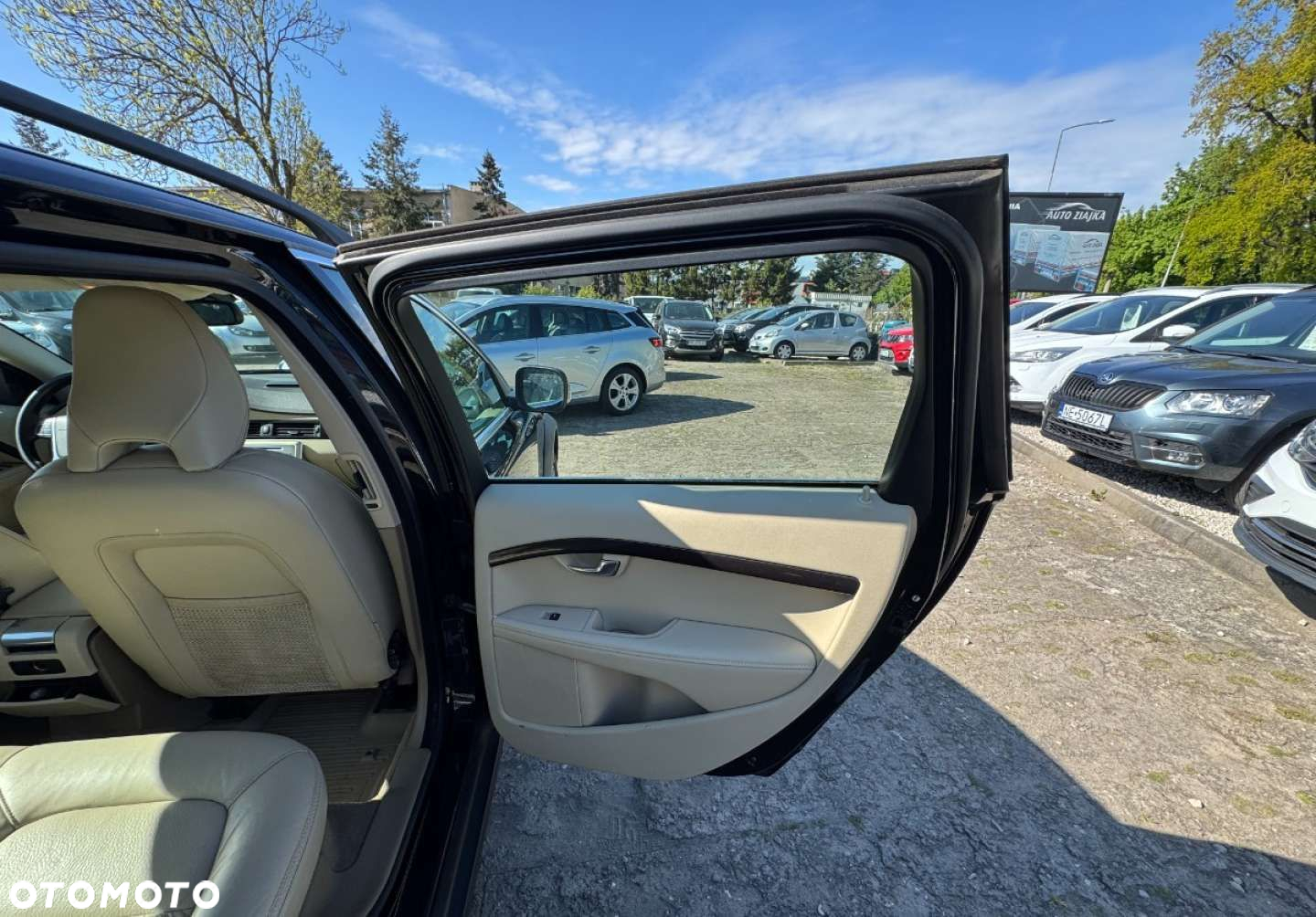 Volvo XC 70 2.4D AWD Kinetic - 27
