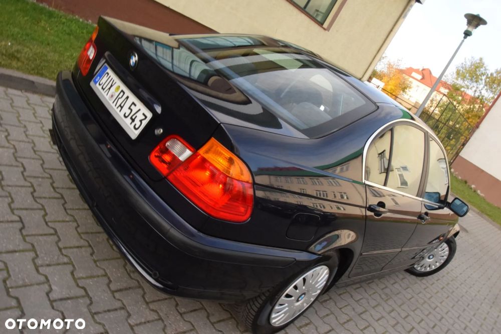 BMW Seria 3 320i - 10