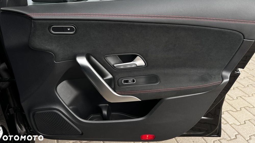 Mercedes-Benz CLA 180 AMG Line 7G-DCT - 21