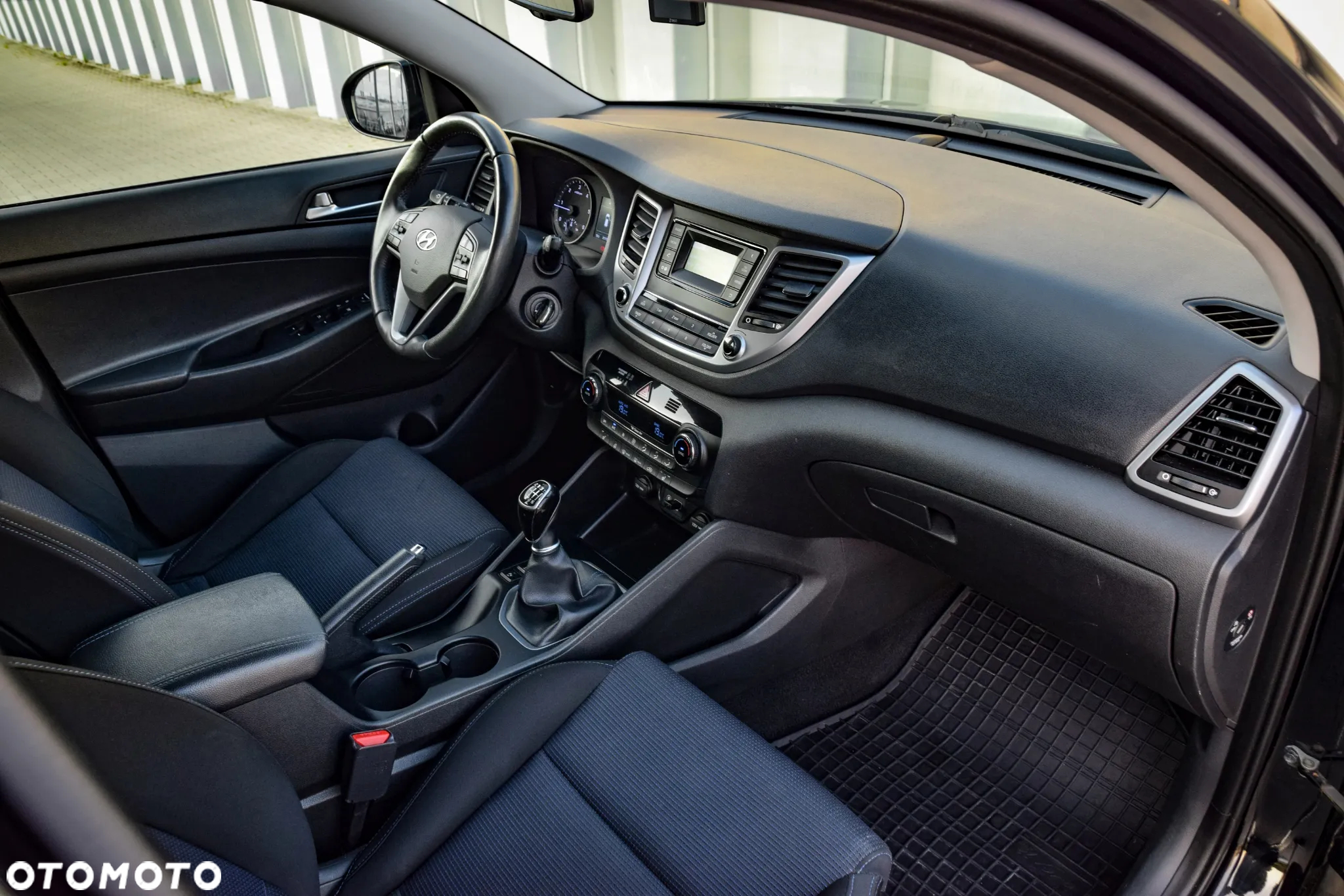 Hyundai Tucson 1.7 CRDI BlueDrive Comfort 2WD - 17