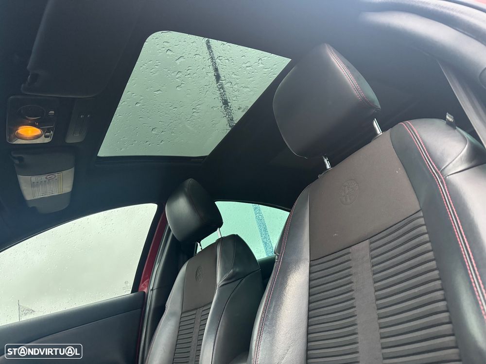 Alfa Romeo Giulietta 1.6 JTDM Distinctive - 10