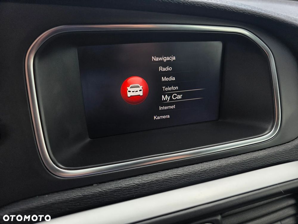 Volvo V40 D3 Geartronic RDesign - 24