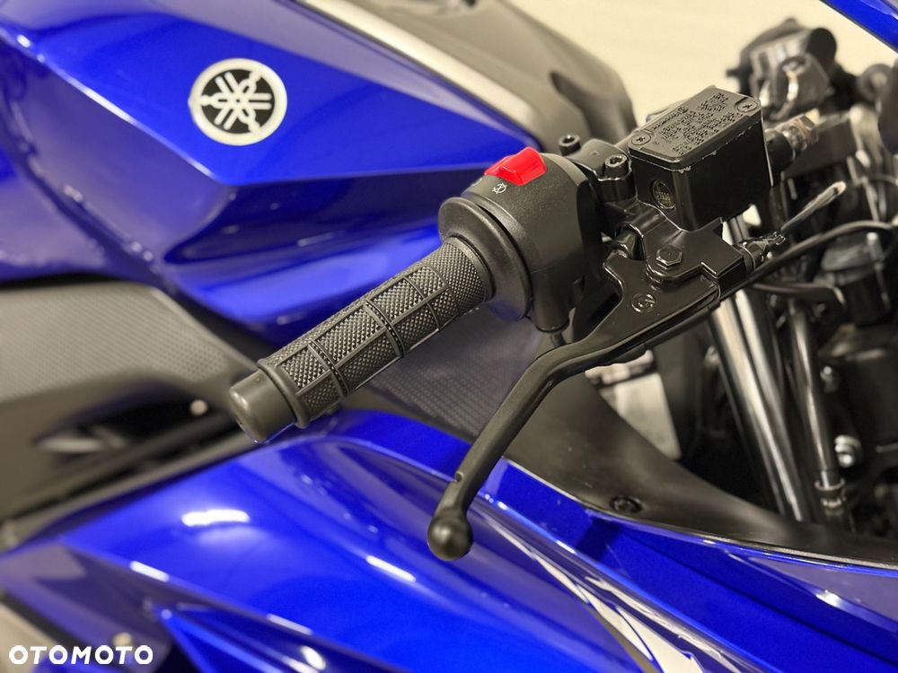Yamaha YZF - 11