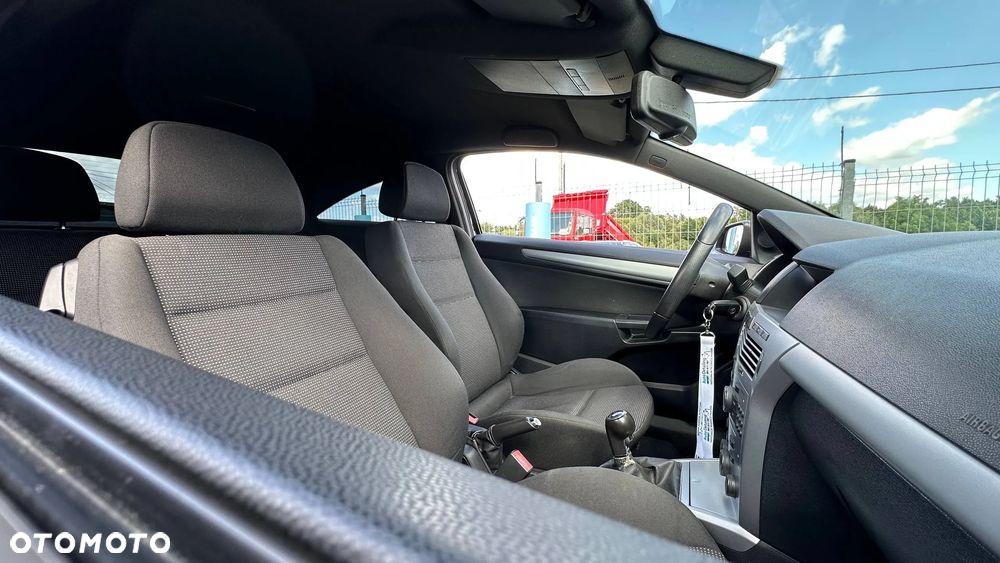 Opel Astra 2.0 Turbo Sport - 32