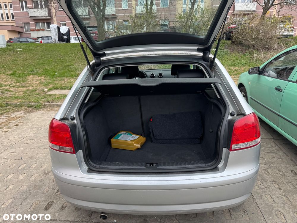 Audi A3 3-drzwiowe 1.6 FSI Ambiente - 7