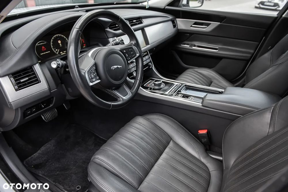 Jaguar XF 25d AWD Prestige - 15
