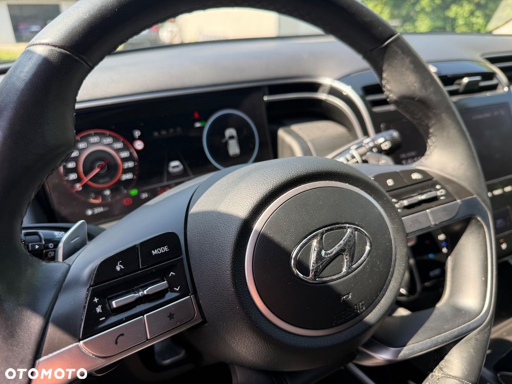 Hyundai Tucson 1.6 T-GDi HEV Executive 2WD - 16