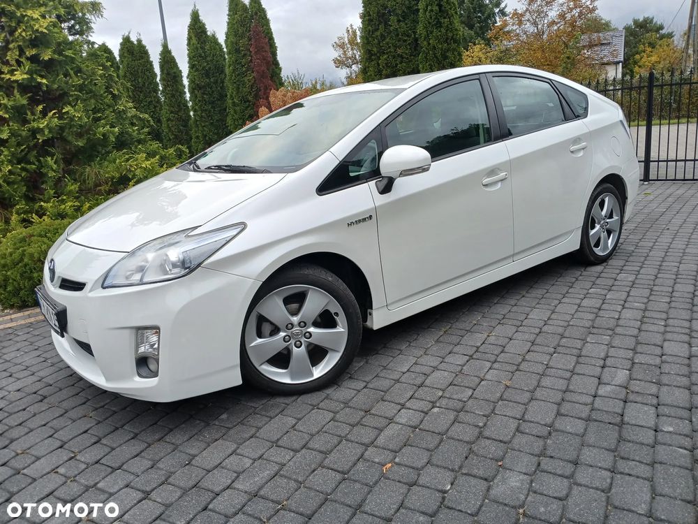 Toyota Prius (Hybrid) Executive - 1