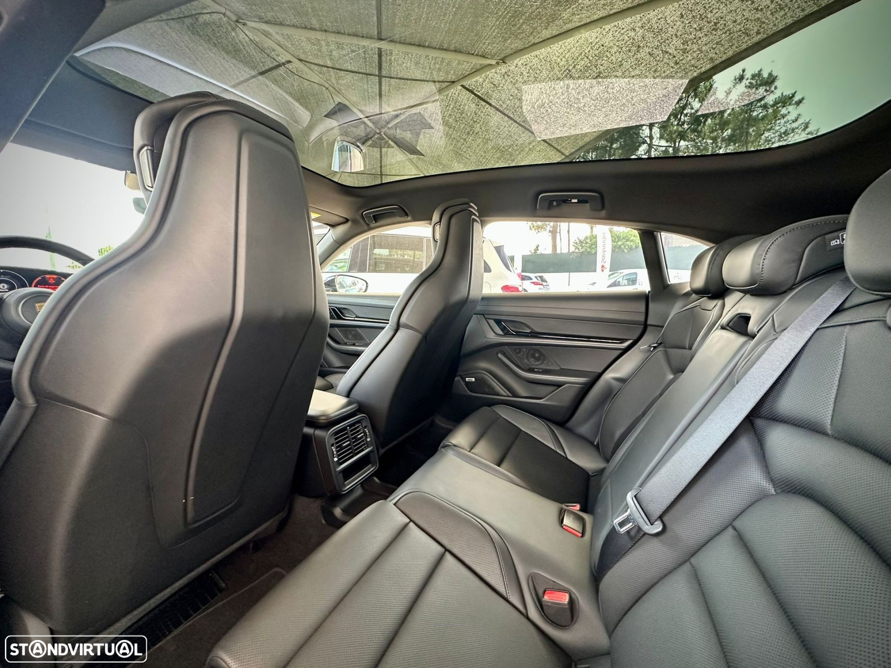 Porsche Taycan Cross Turismo - 21