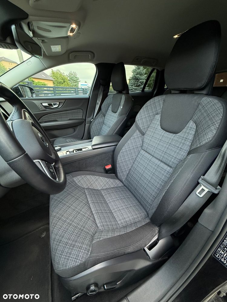 Volvo V60 D4 Momentum - 11