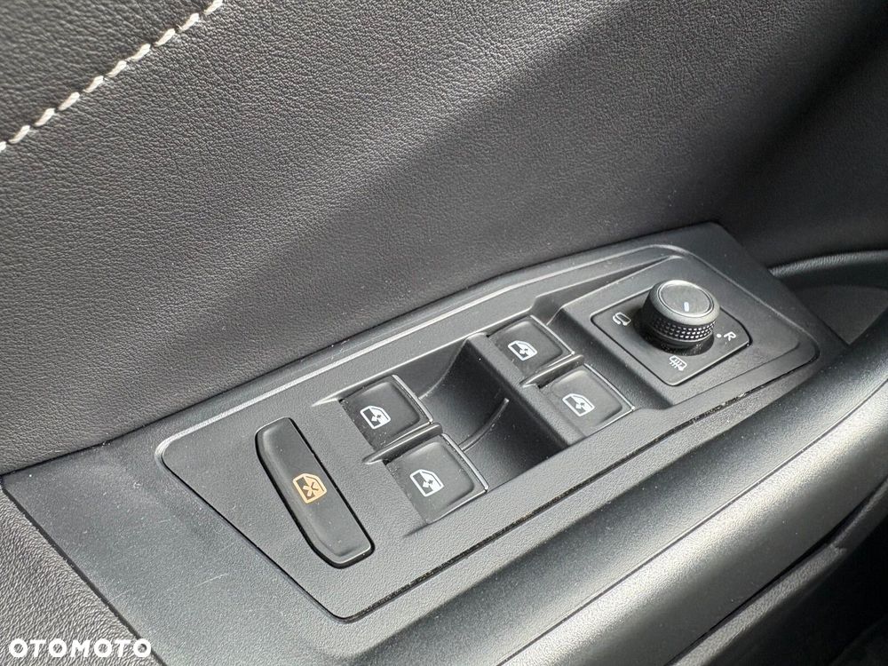 Volkswagen T-Roc - 23