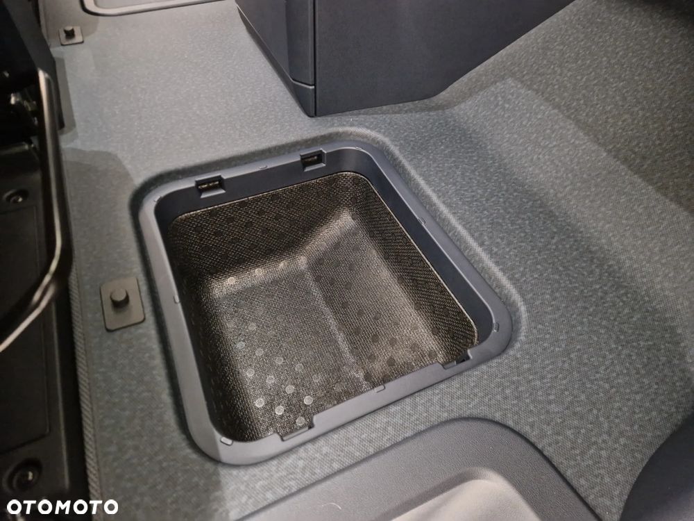 Kia PV5 - 16