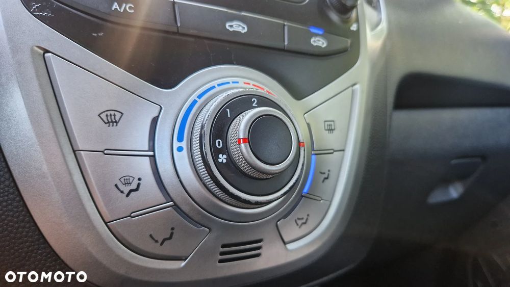 Hyundai ix20 1.4 blue Comfort - 14
