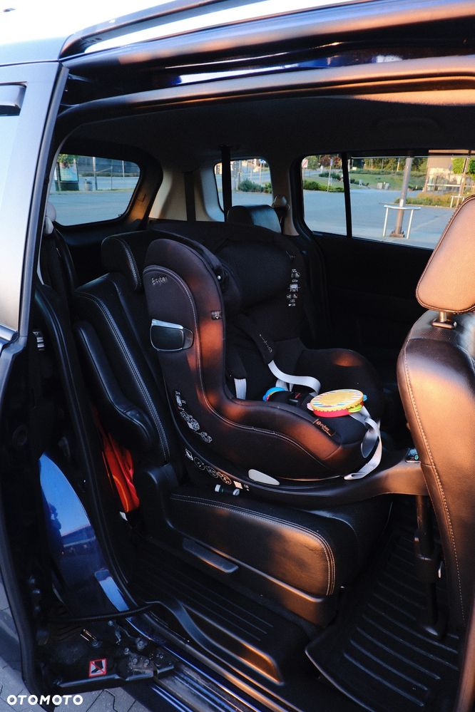 Mazda 5 2.0 Exclusive + - 11