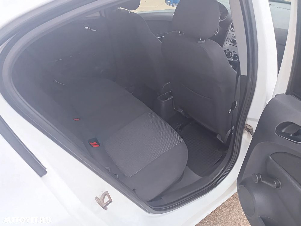 Opel Corsa 1.2 Essentia - 8