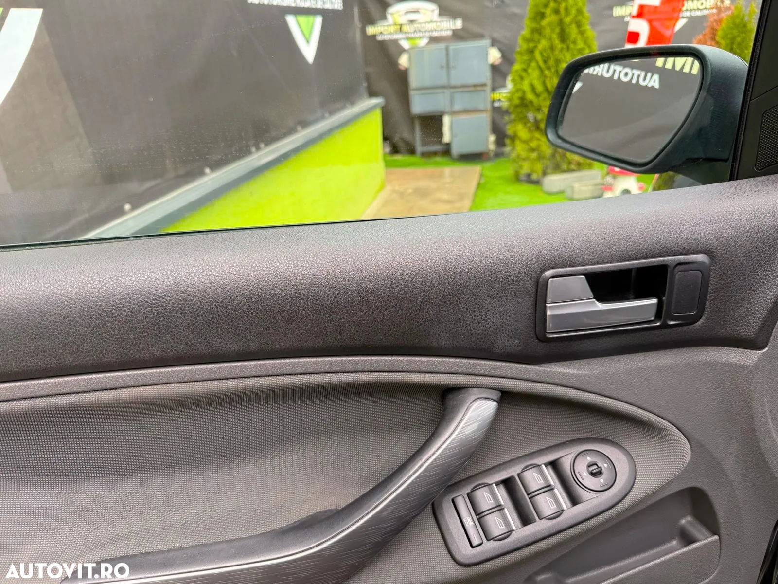 Ford C-Max 1.8 Ghia - 26