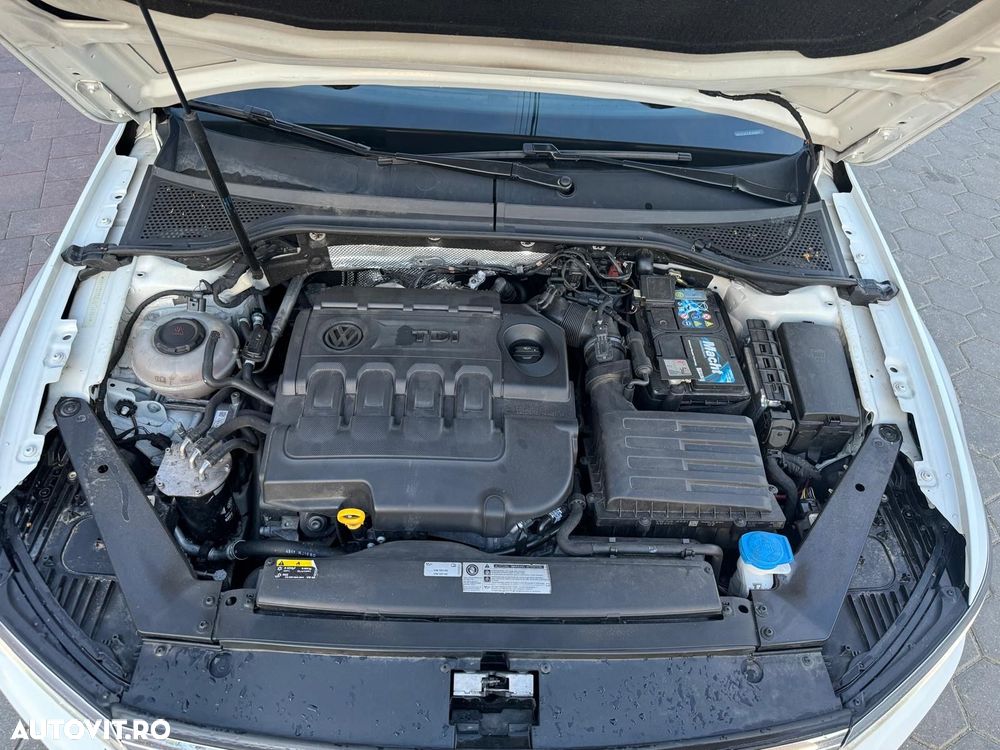 Volkswagen Passat 1.6 TDI SCR DSG - 7