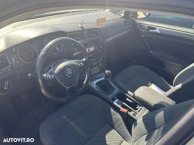 Volkswagen Golf 1.6 TDI Comfortline - 7