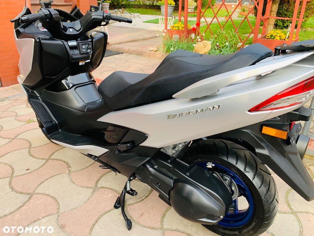 Suzuki Burgman - 12