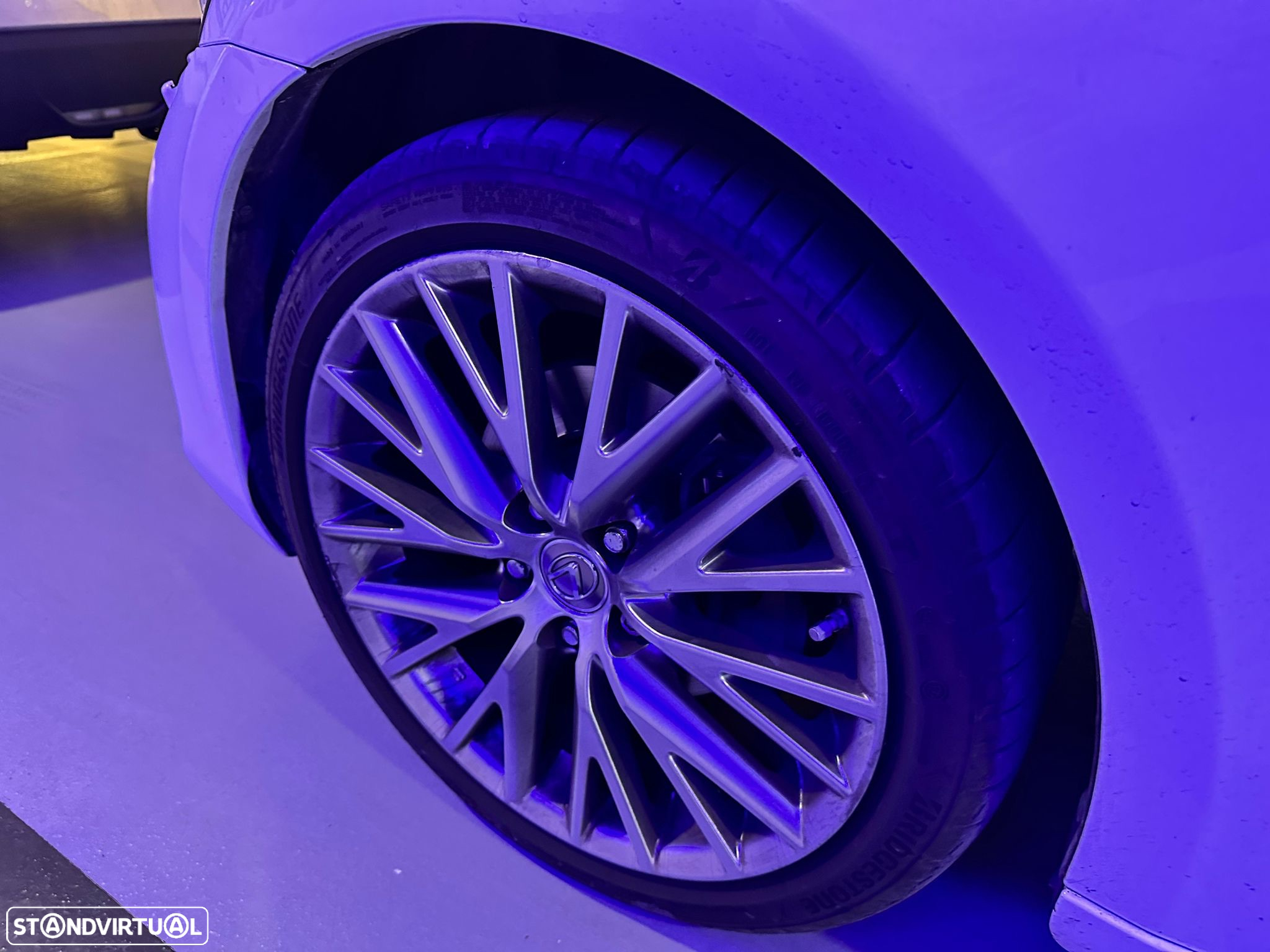 Lexus IS 300H Luxury - 5