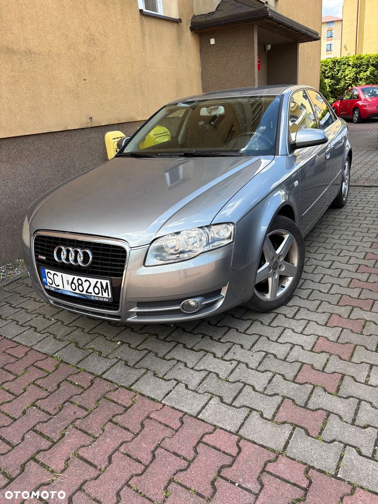 Audi A4 Limousine - 1