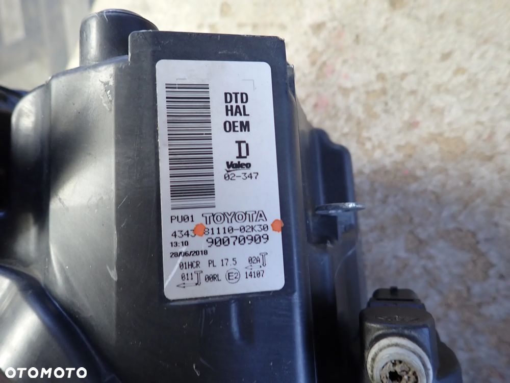 TOYOTA AURIS II LIFT LAMPA PRAWY PRZÓD 81110-02K30 - 5