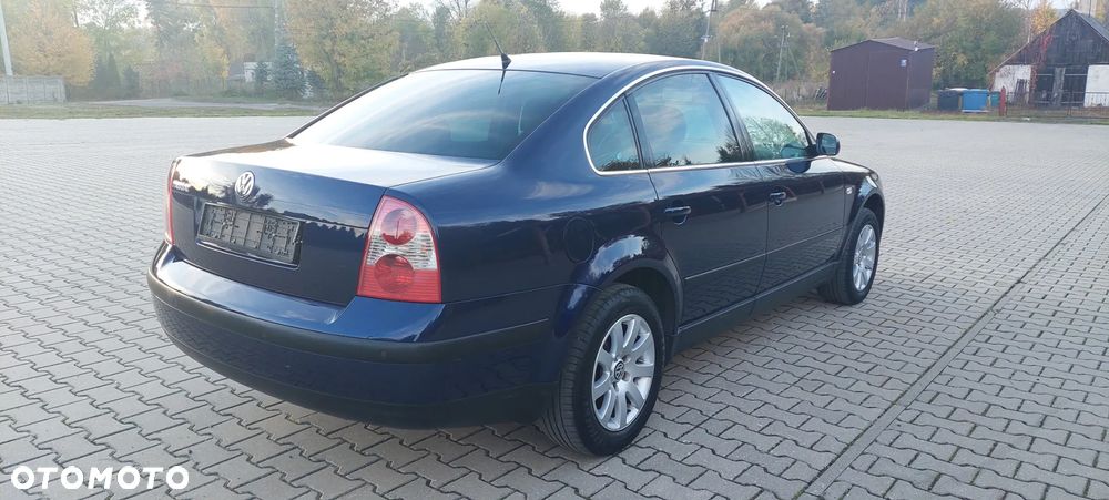 Volkswagen Passat - 16