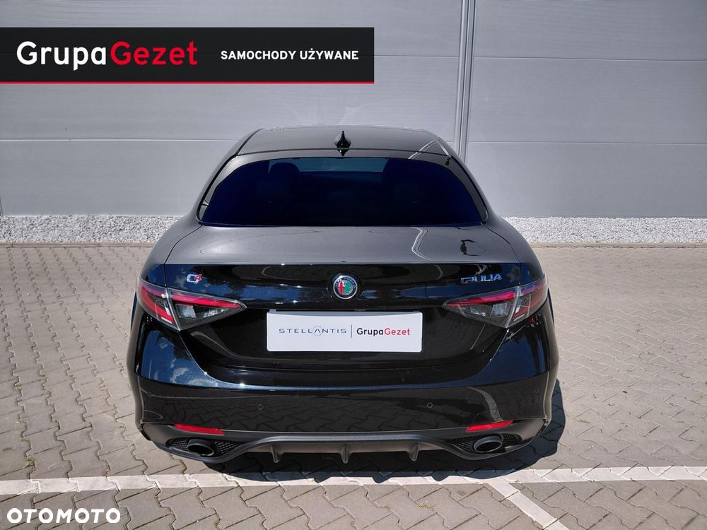 Alfa Romeo Giulia - 8