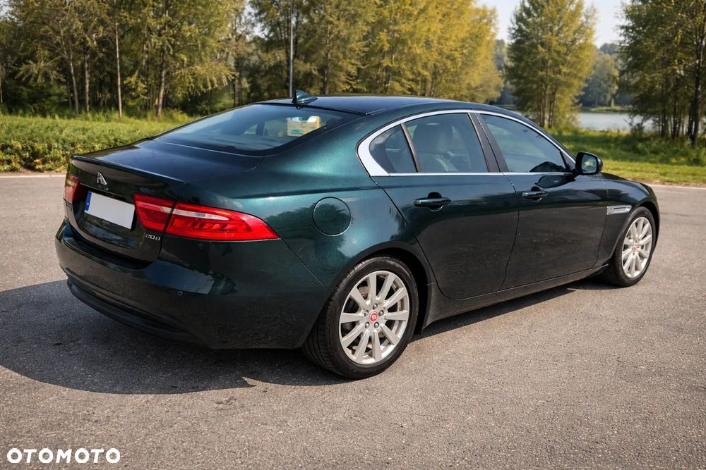 Jaguar XE 2.0 D AWD R-Sport - 7
