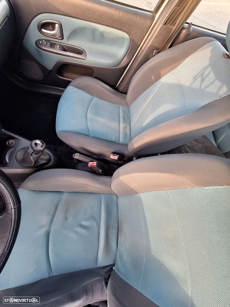 Renault Clio 1.2 16V Billabong - 9