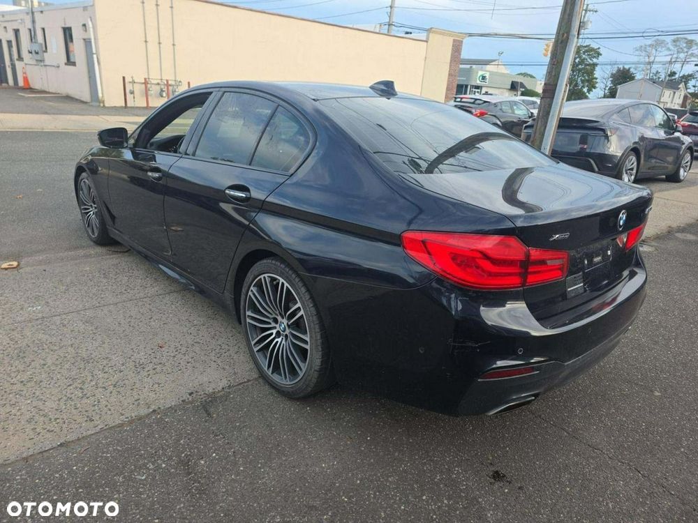 BMW Seria 5 530i xDrive M Sport Edition - 4