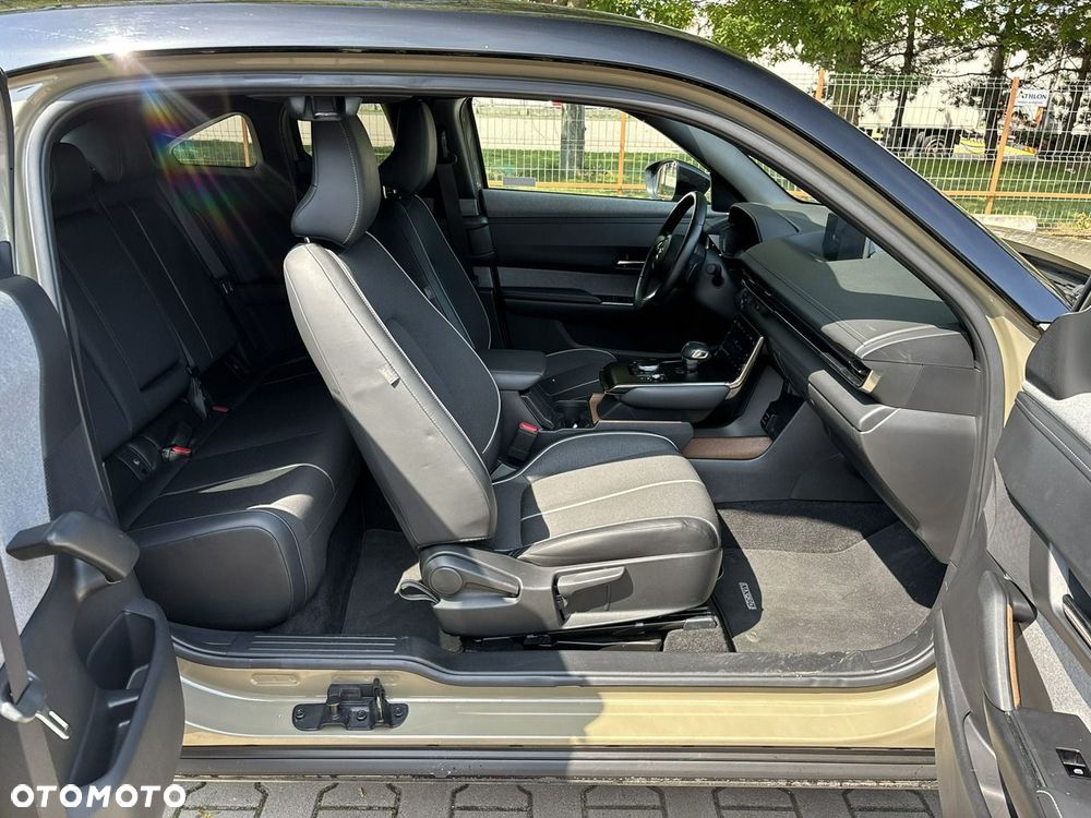 Mazda MX-30 - 16