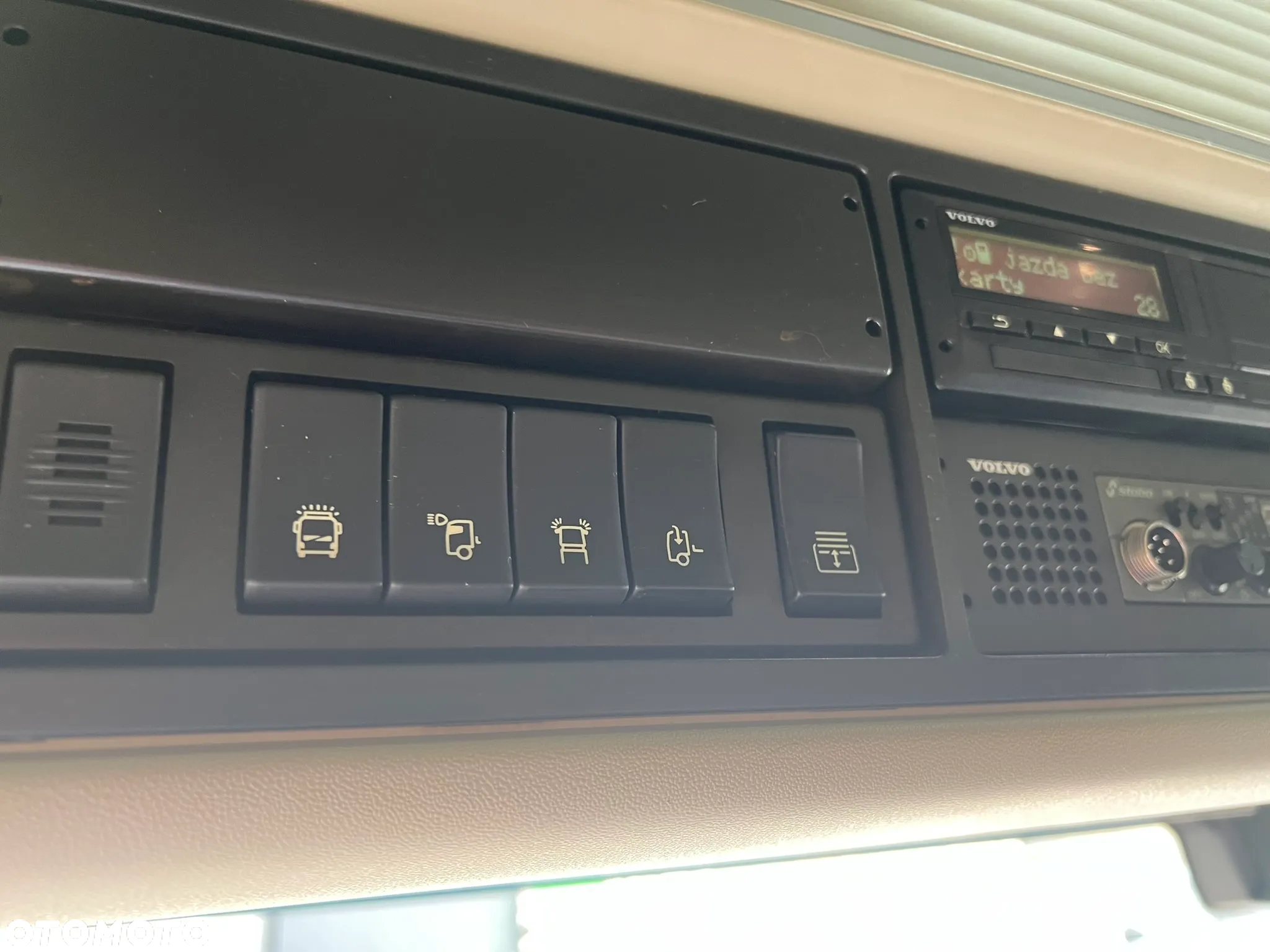 Volvo 500 Glob XL Niemcy Po kontrakcie klima postojowa nowy serwis - 15