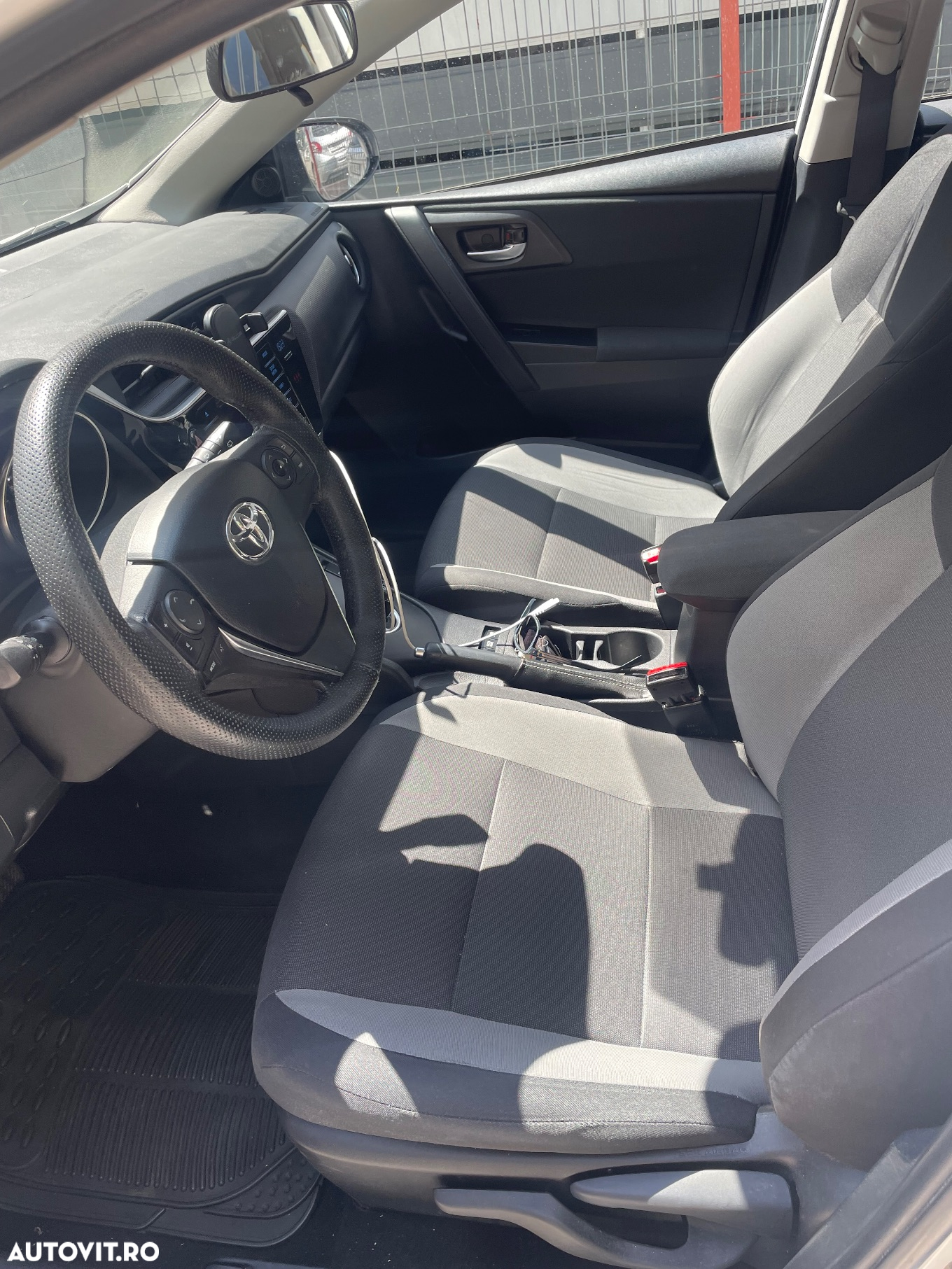 Toyota Auris 1.8 L VVT-i HSD MY17 - 10