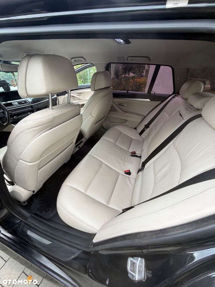 BMW Seria 5 520d Luxury Line - 9
