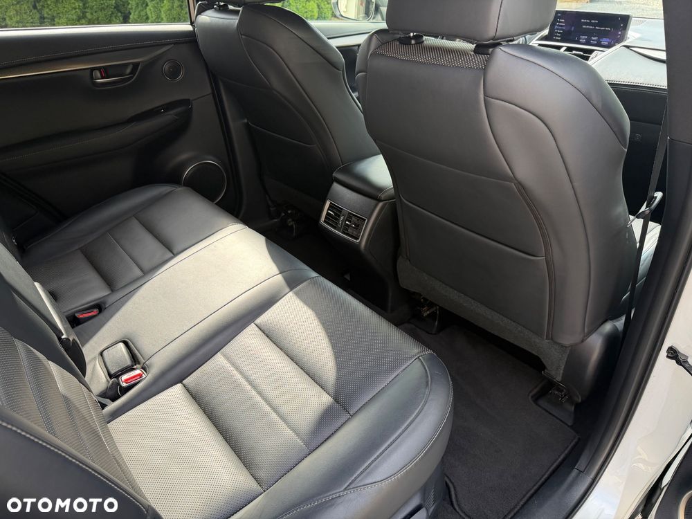 Lexus NX 300 F Sport AWD - 28