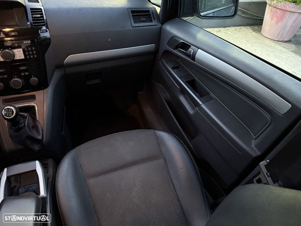 Opel Zafira 1.7 CDTI ecoFLEX — fotografia 12