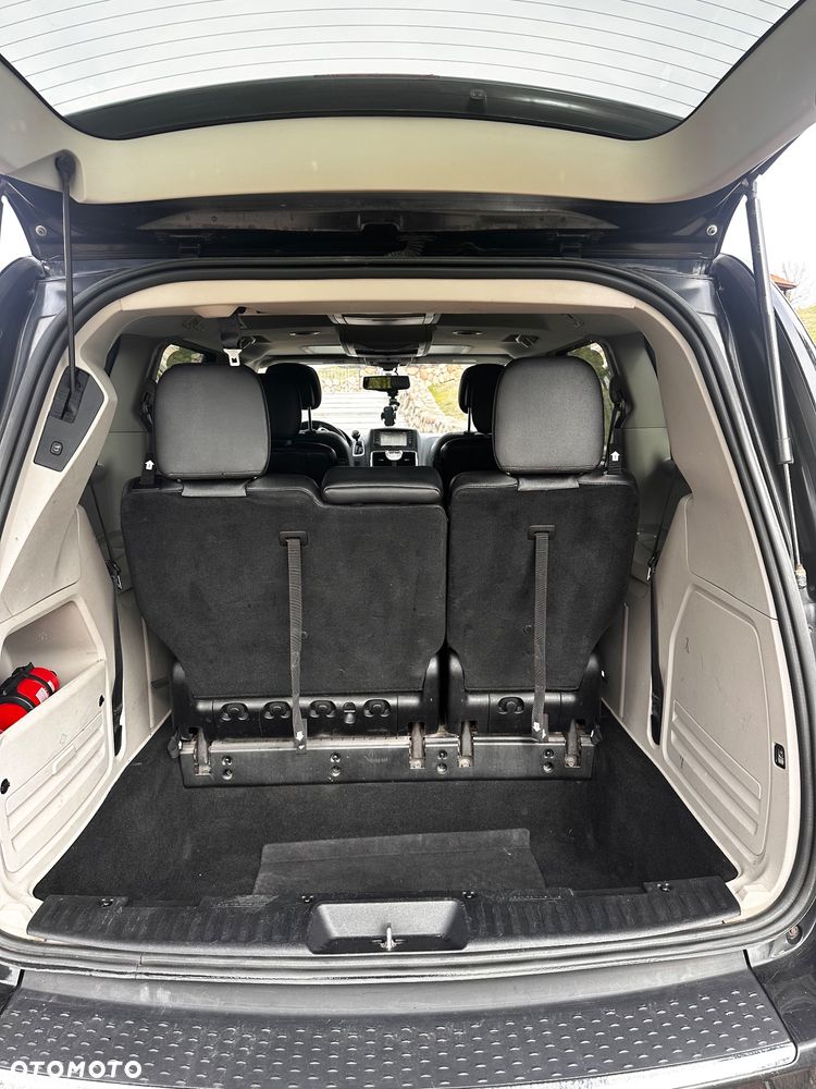 Chrysler Town & Country 3.6 Limited - 23