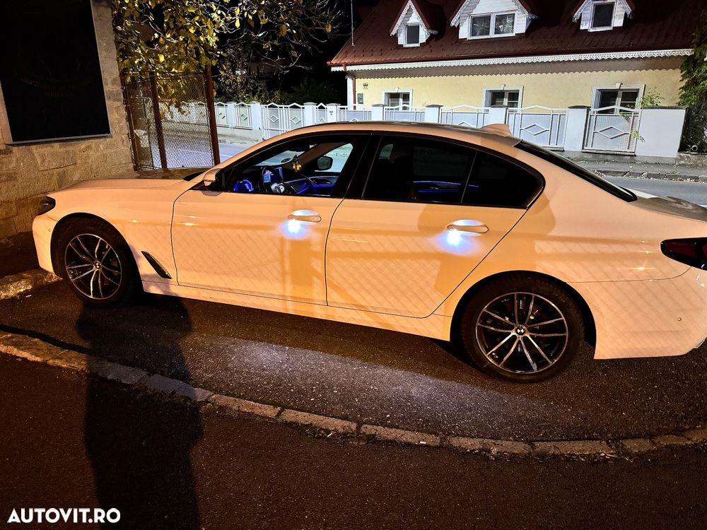 BMW Seria 5 530i AT MHEV - 24