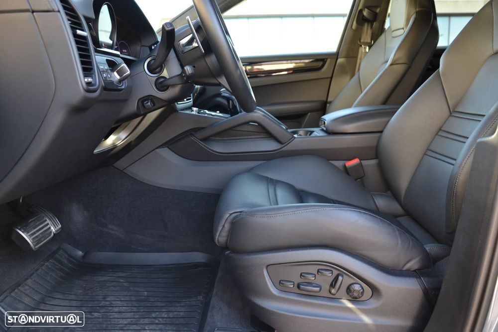 Porsche Cayenne Coupé Turbo GT Tiptronic S - 18