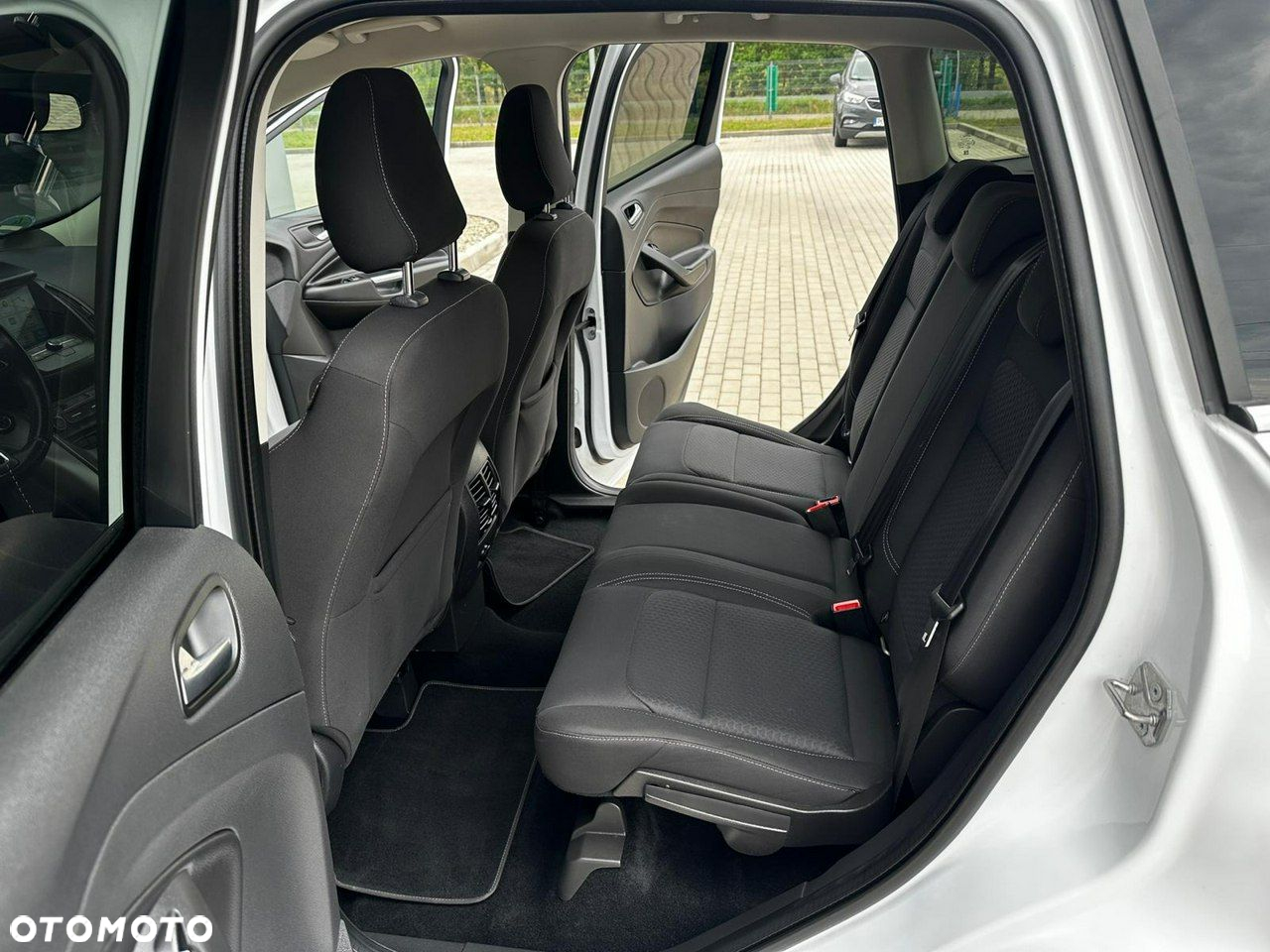 Ford Kuga 1.5 EcoBoost 2x4 Titanium - 13