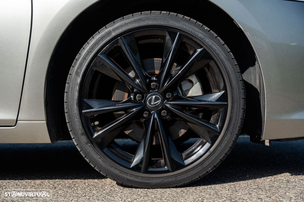 Lexus ES 300h Sport - 29