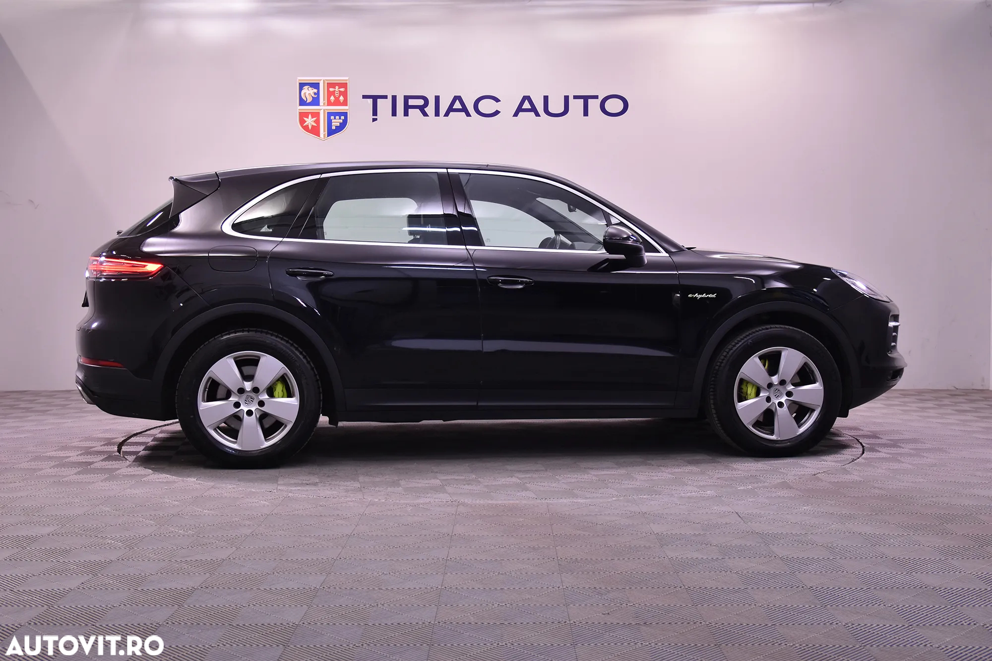 Porsche Cayenne - 6