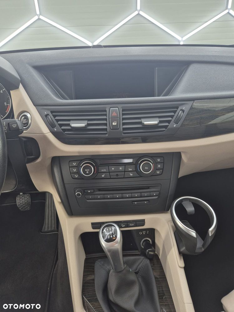 BMW X1 xDrive20d - 16